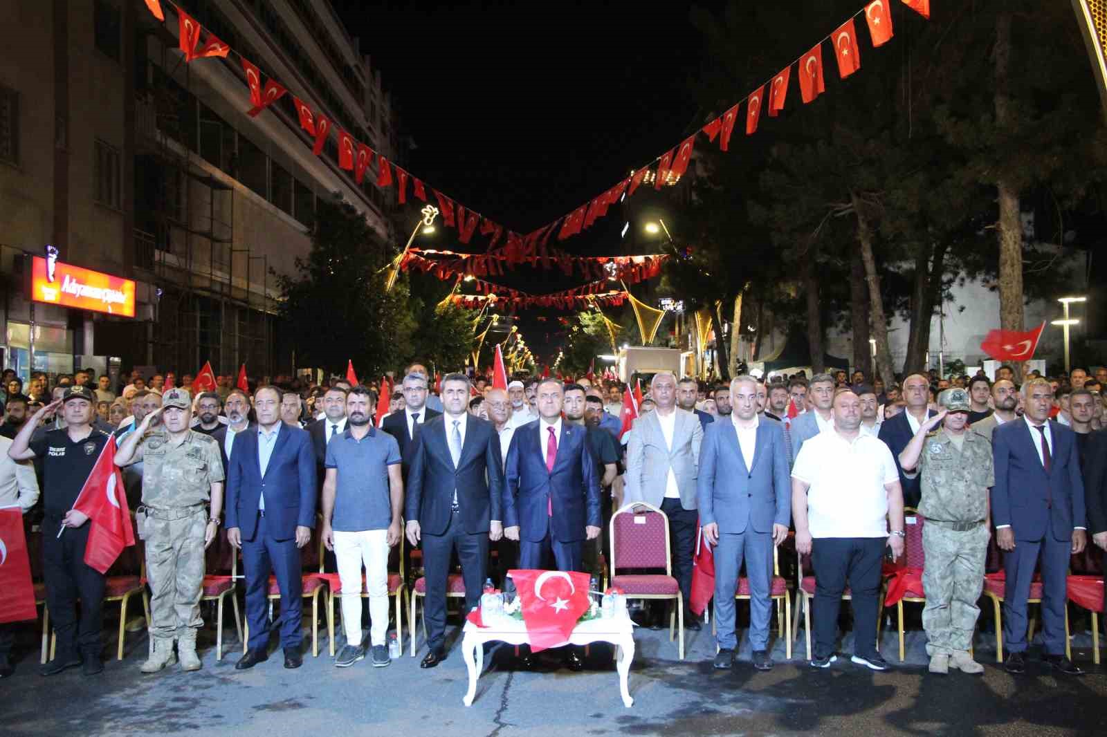 Bingöl’de ‘15 Temmuz Demokrasi ve Birlik Günü’ nöbeti tutuldu
