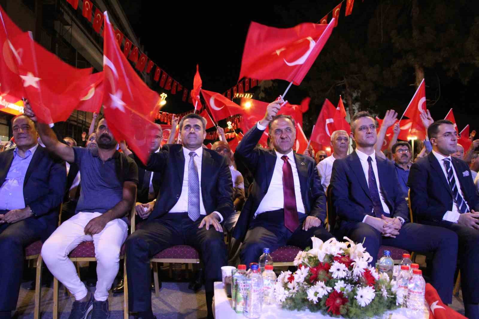 Bingöl’de ‘15 Temmuz Demokrasi ve Birlik Günü’ nöbeti tutuldu
