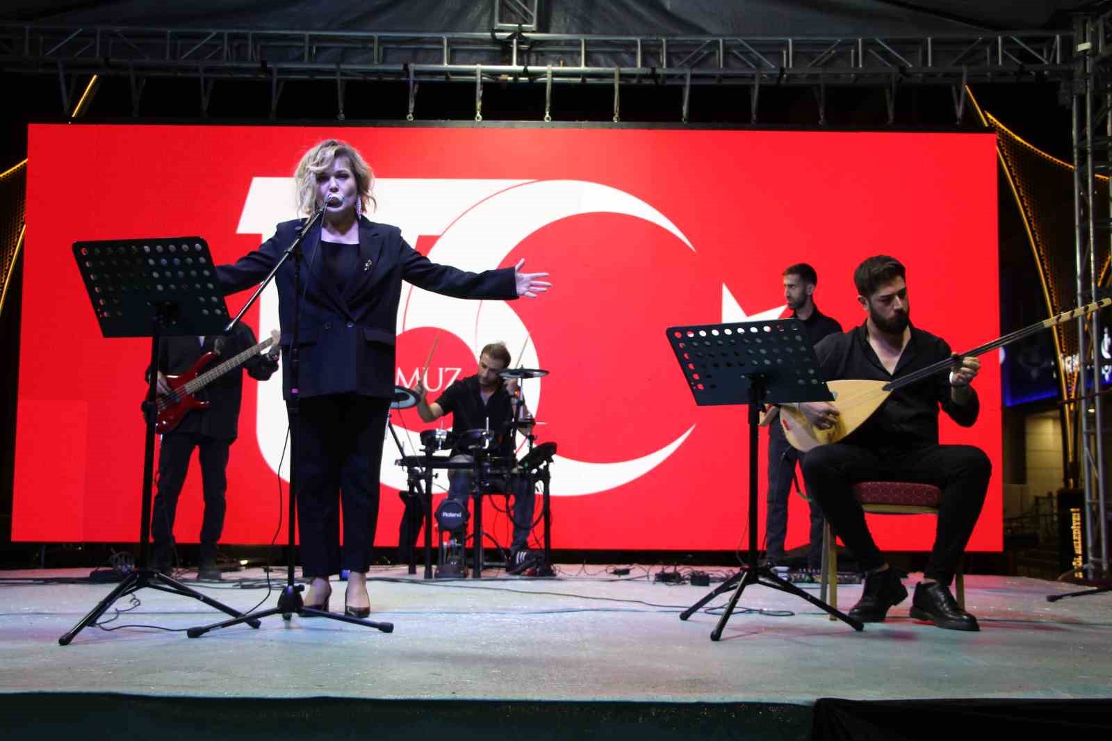 Bingöl’de ‘15 Temmuz Demokrasi ve Birlik Günü’ nöbeti tutuldu
