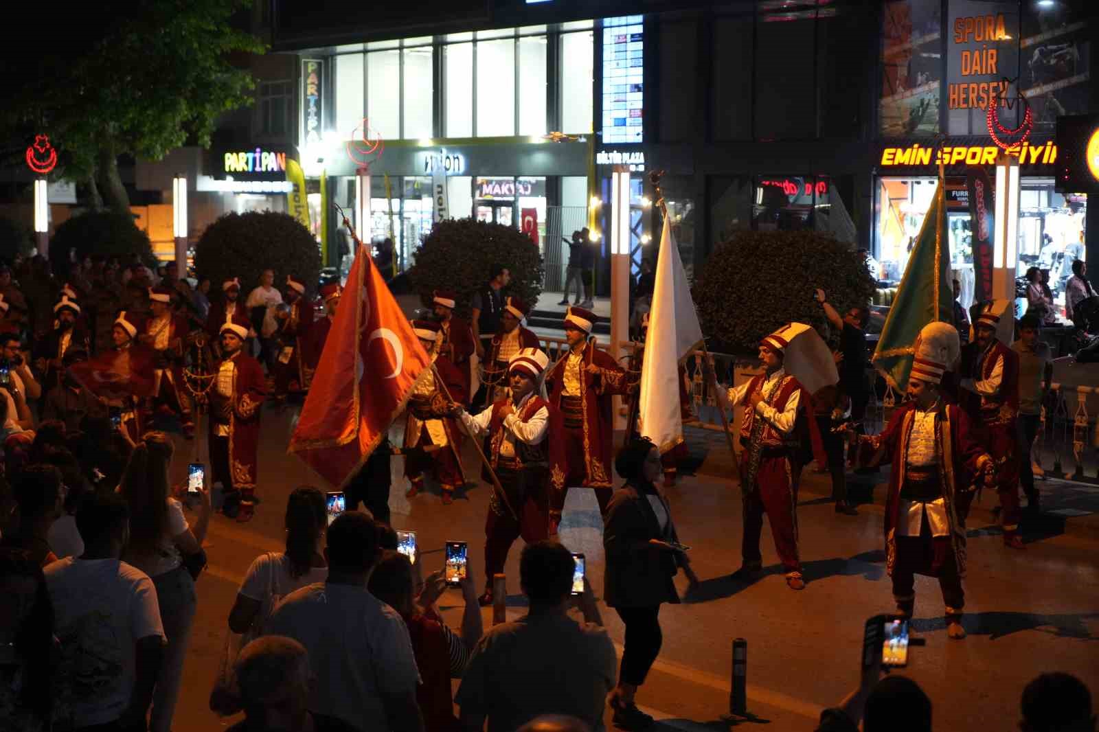 Niğde’de 15 Temmuz fener alayı
