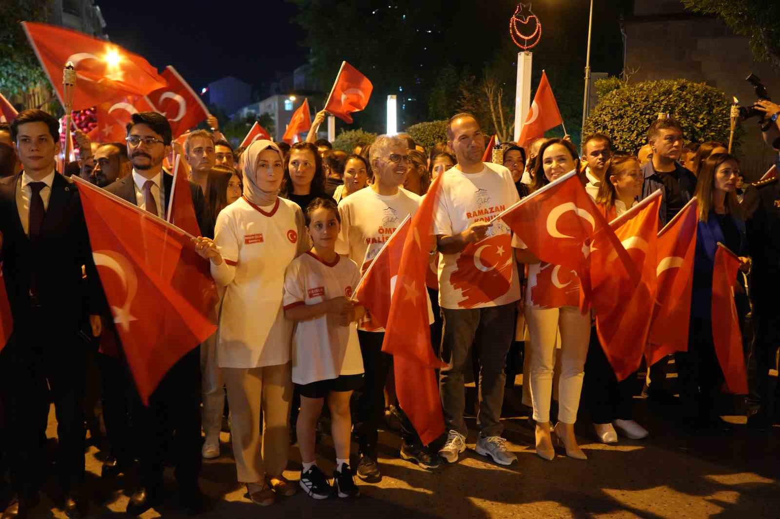 Niğde’de 15 Temmuz fener alayı
