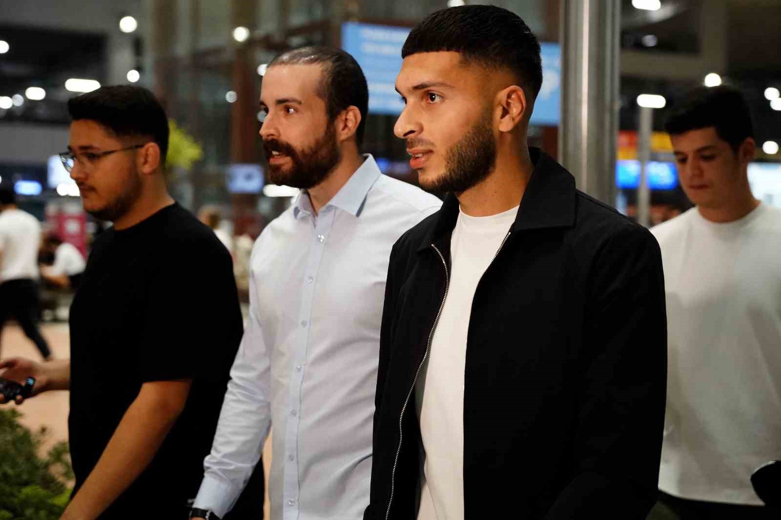 Fenerbahçe’nin yeni transferi Oğuz Aydın, İstanbul’a geldi
