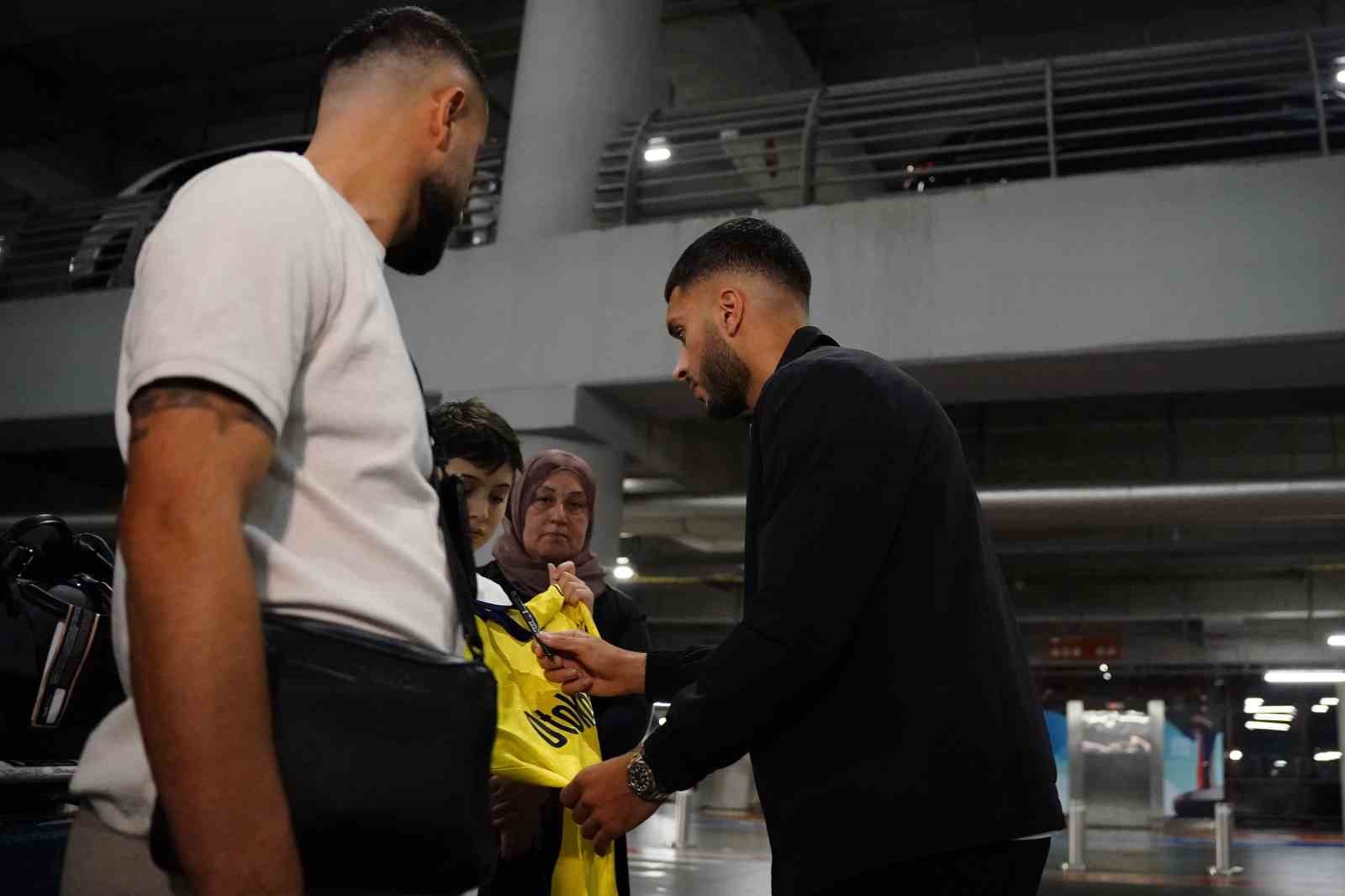 Fenerbahçe’nin yeni transferi Oğuz Aydın, İstanbul’a geldi
