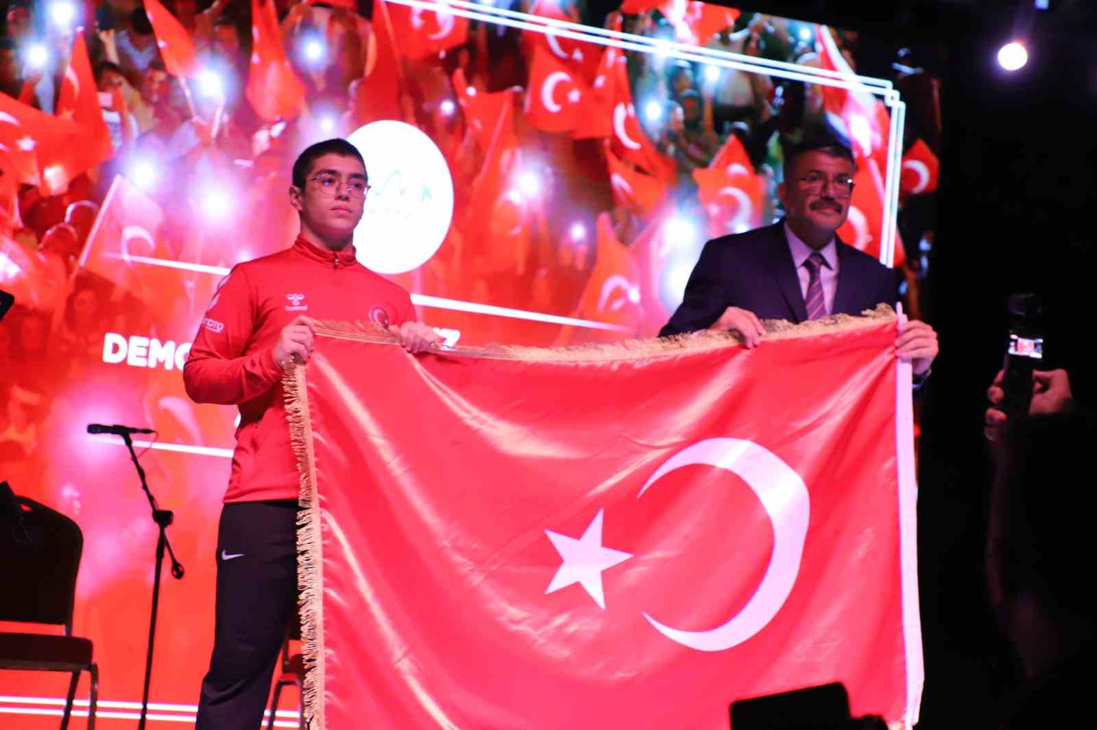 Hakkari’de 15 Temmuz etkinliğine yoğun ilgi
