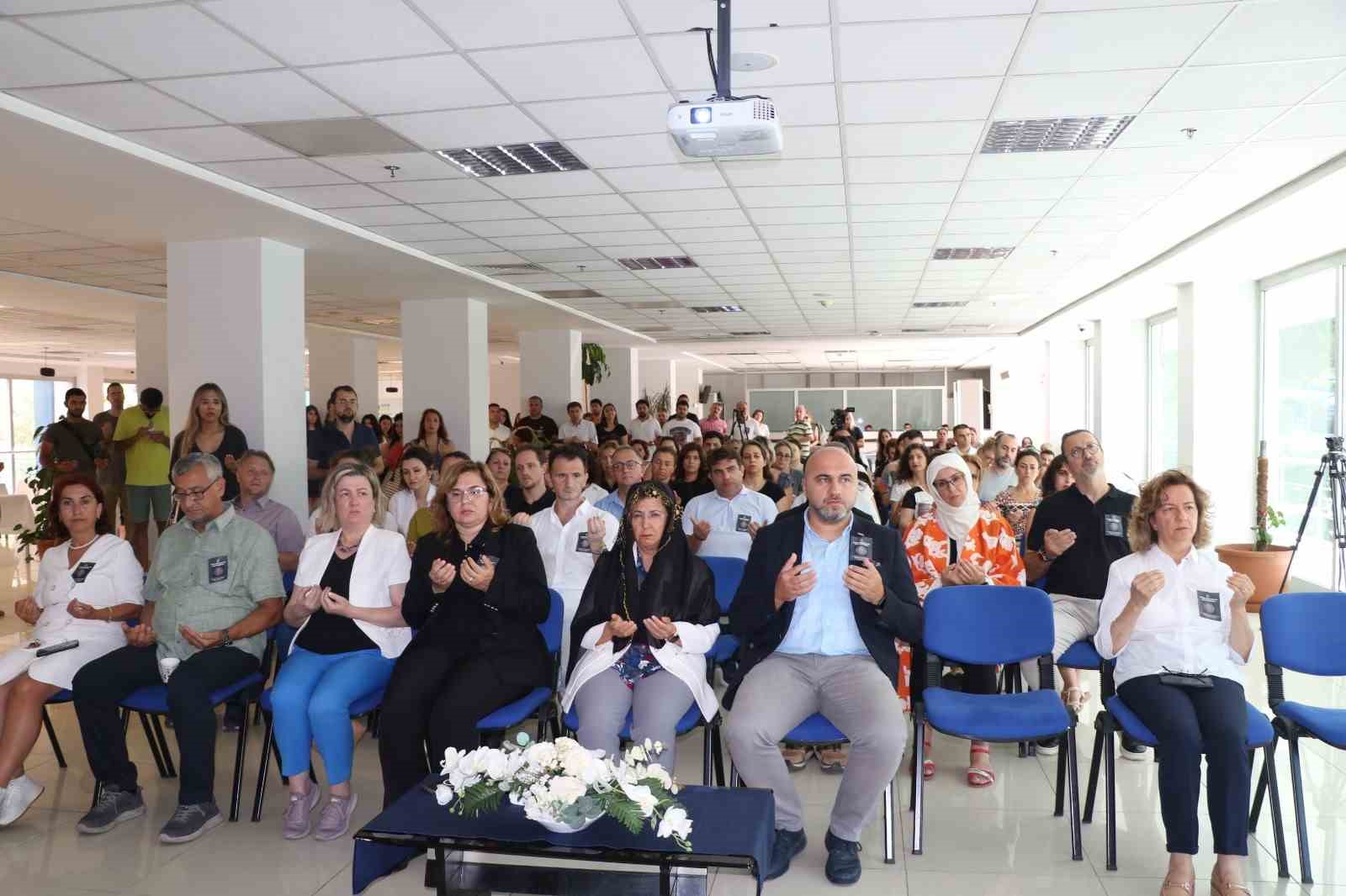 İzmir’de elektrik akımına kapılarak hayatını kaybeden Özge Ceren Deniz için anma töreni düzenlendi
