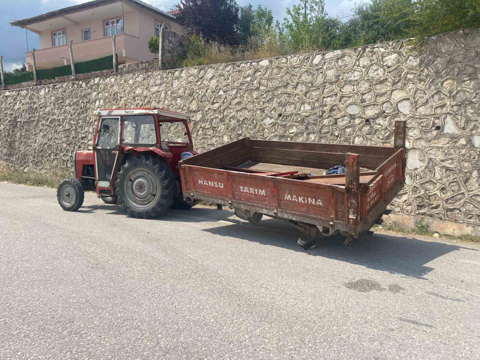 Samsun’da traktör ile otomobil çapıştı: 3 yaralı
