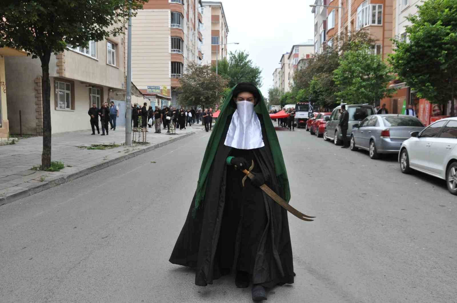 Kars’ta Kerbela şehitlerine ağıtlar yakıldı
