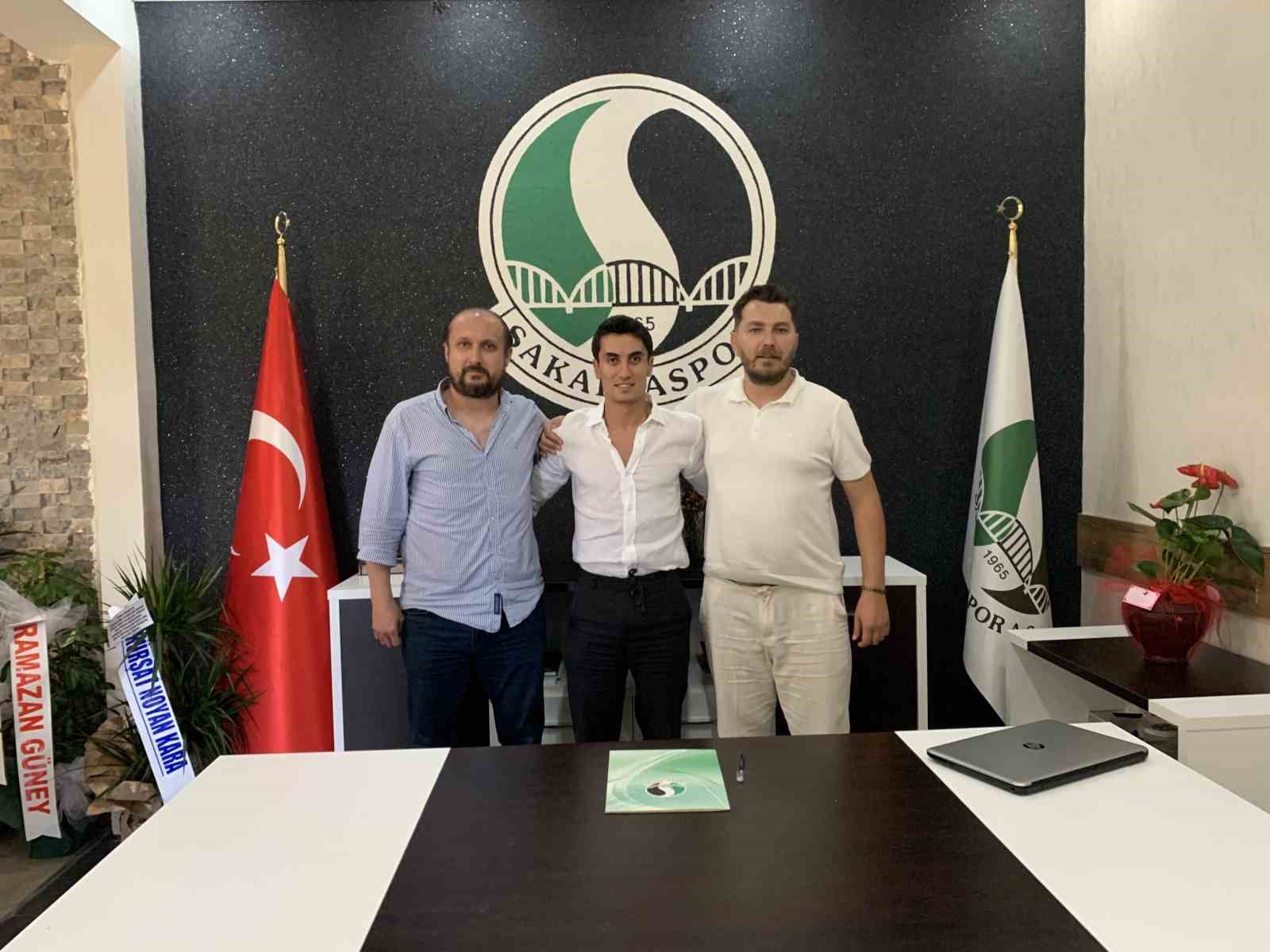 Sakaryaspor, Cebrail Karayel’i kadrosuna kattı
