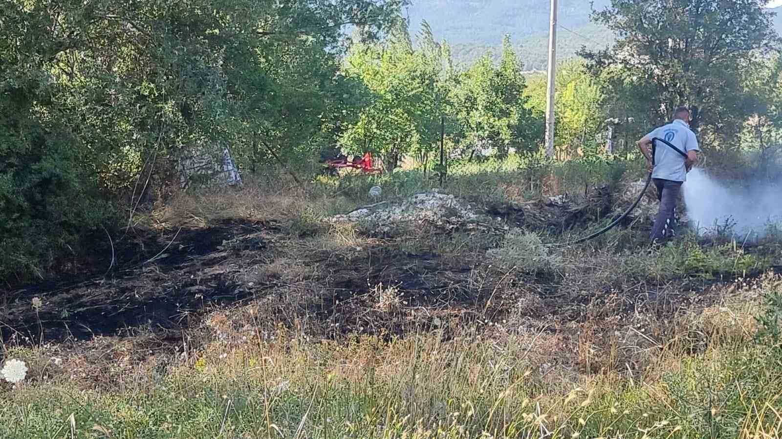 Domaniç’te makilik alanda çıkan yangın korkuttu
