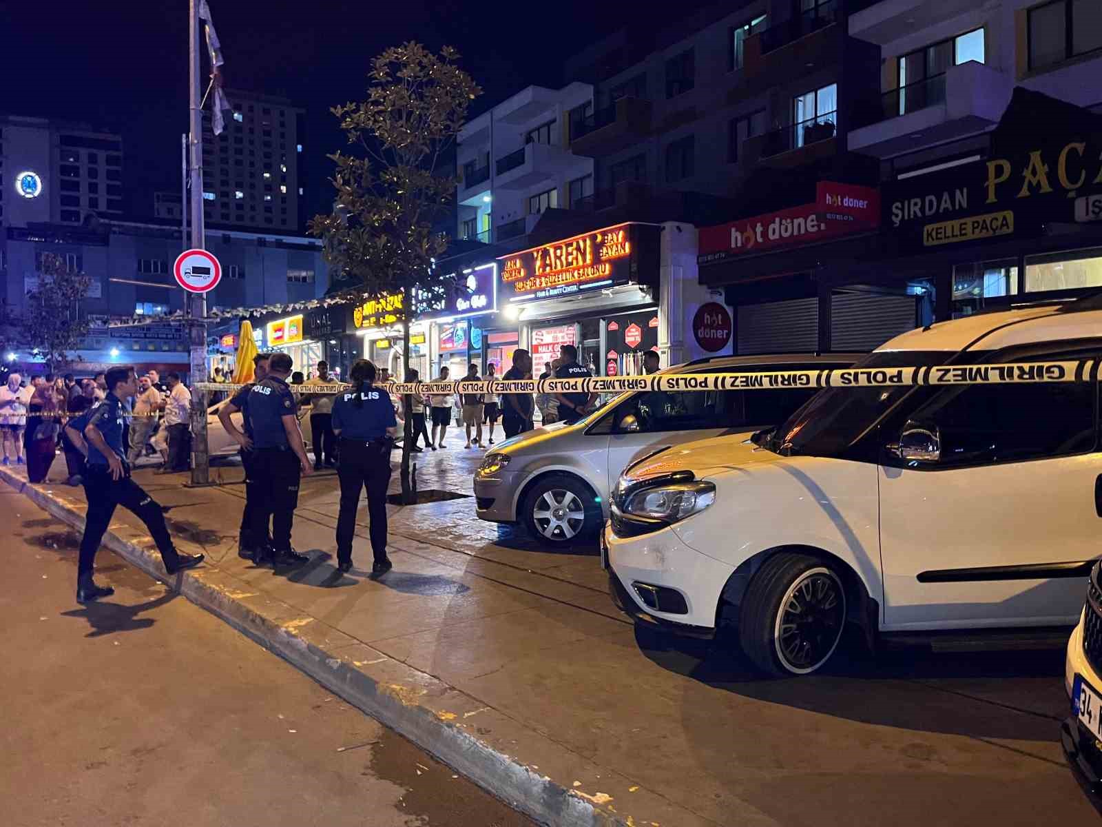 Esenyurt’ta motosikletli şahıslar restorana silahlı saldırı düzenledi: 1 ölü
