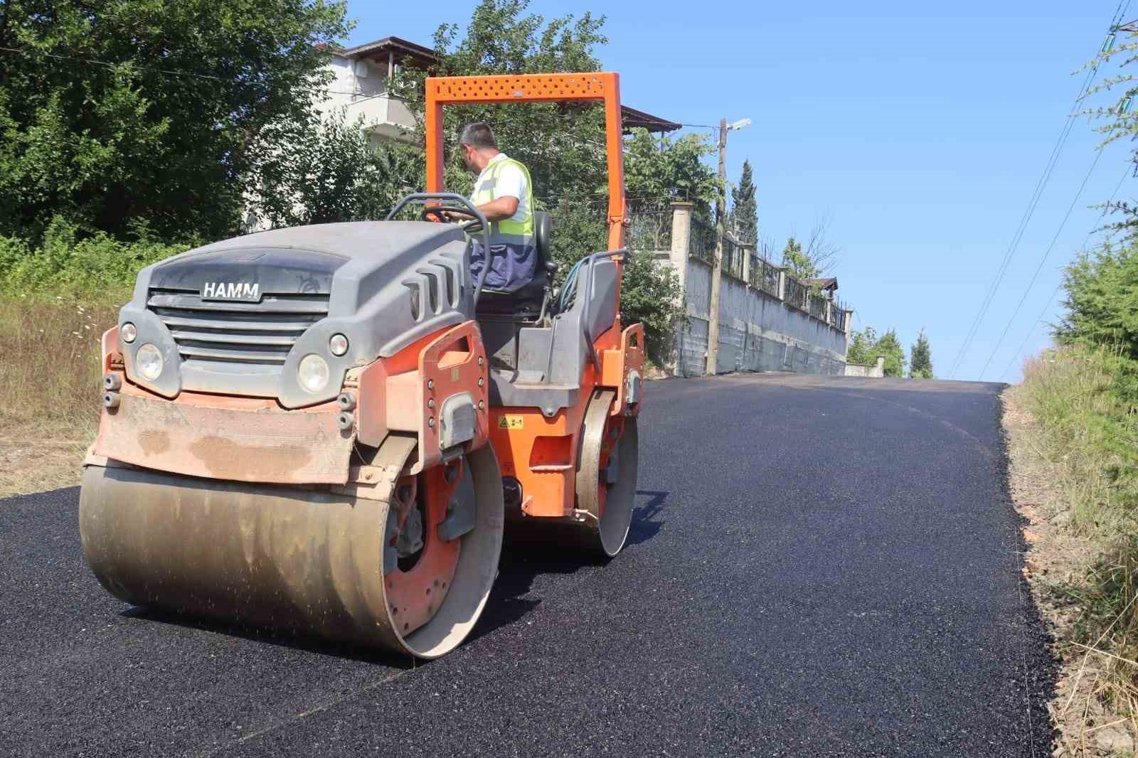 Kocaçeşme Caddesi’ne 250 ton asfalt
