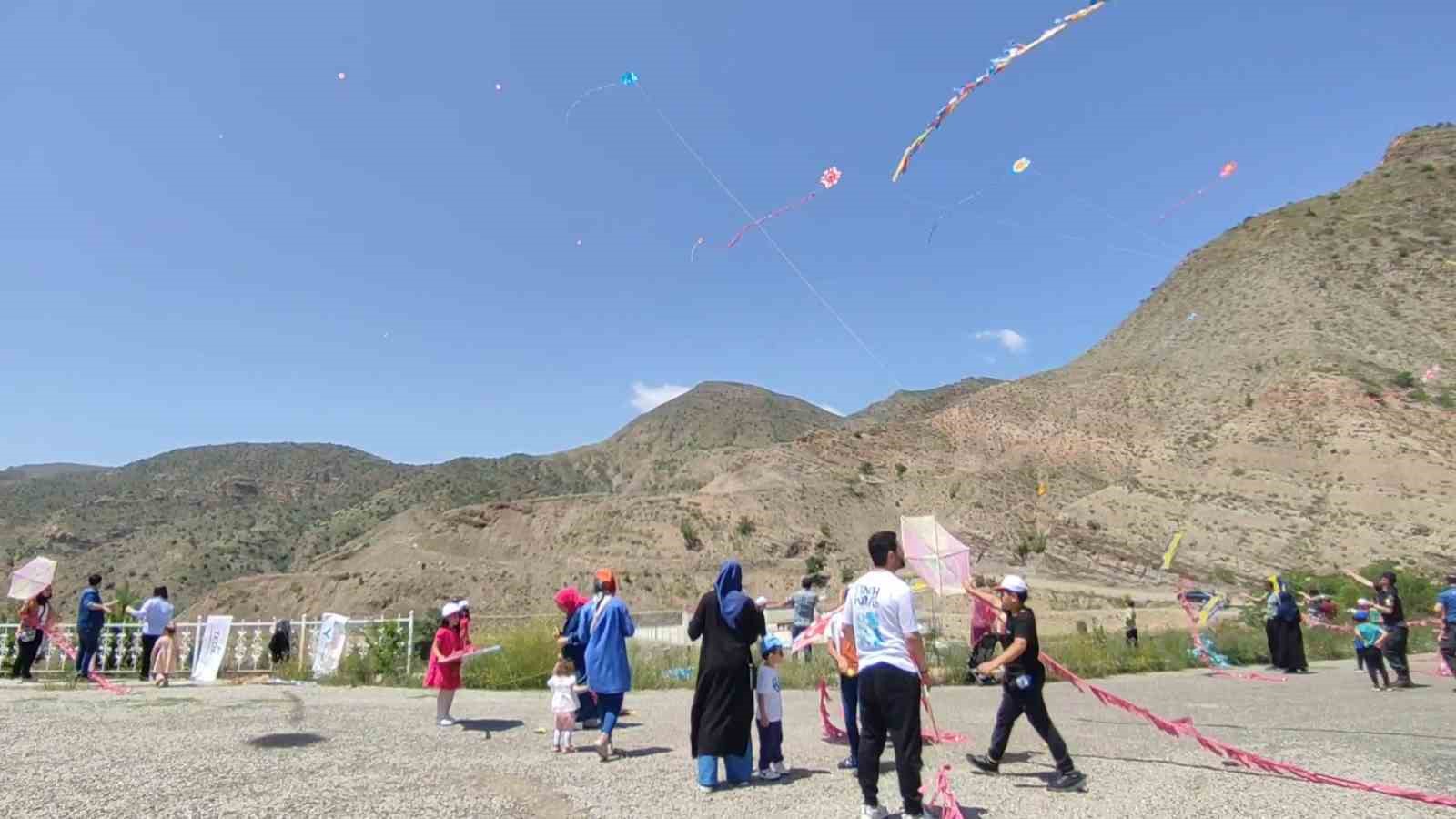 Uzundere’de uçurtma şenliği
