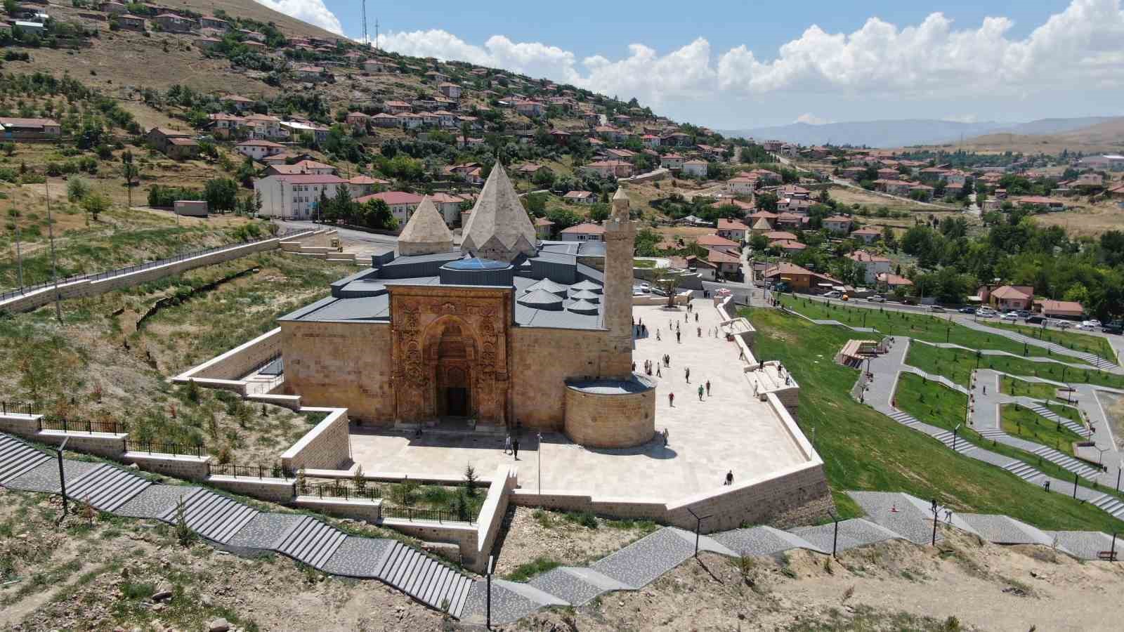 Anadolu’nun El Hamrası’nda ziyaretçi yoğunluğu
