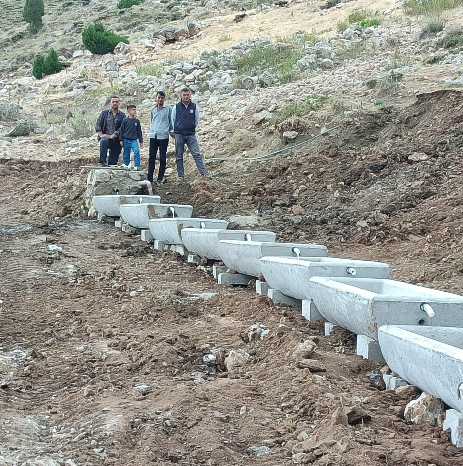 Doğanşehir’de yayladaki hayvanlar unutulmadı
