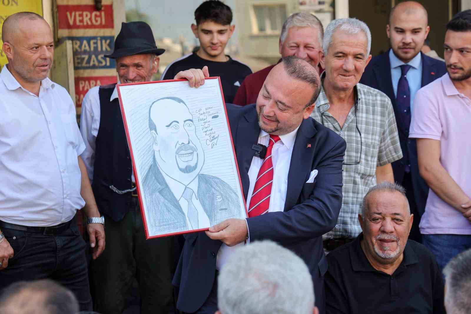 Başkan Yalım, Nuri Şeker Caddesi’nde esnaf ve vatandaşla buluştu
