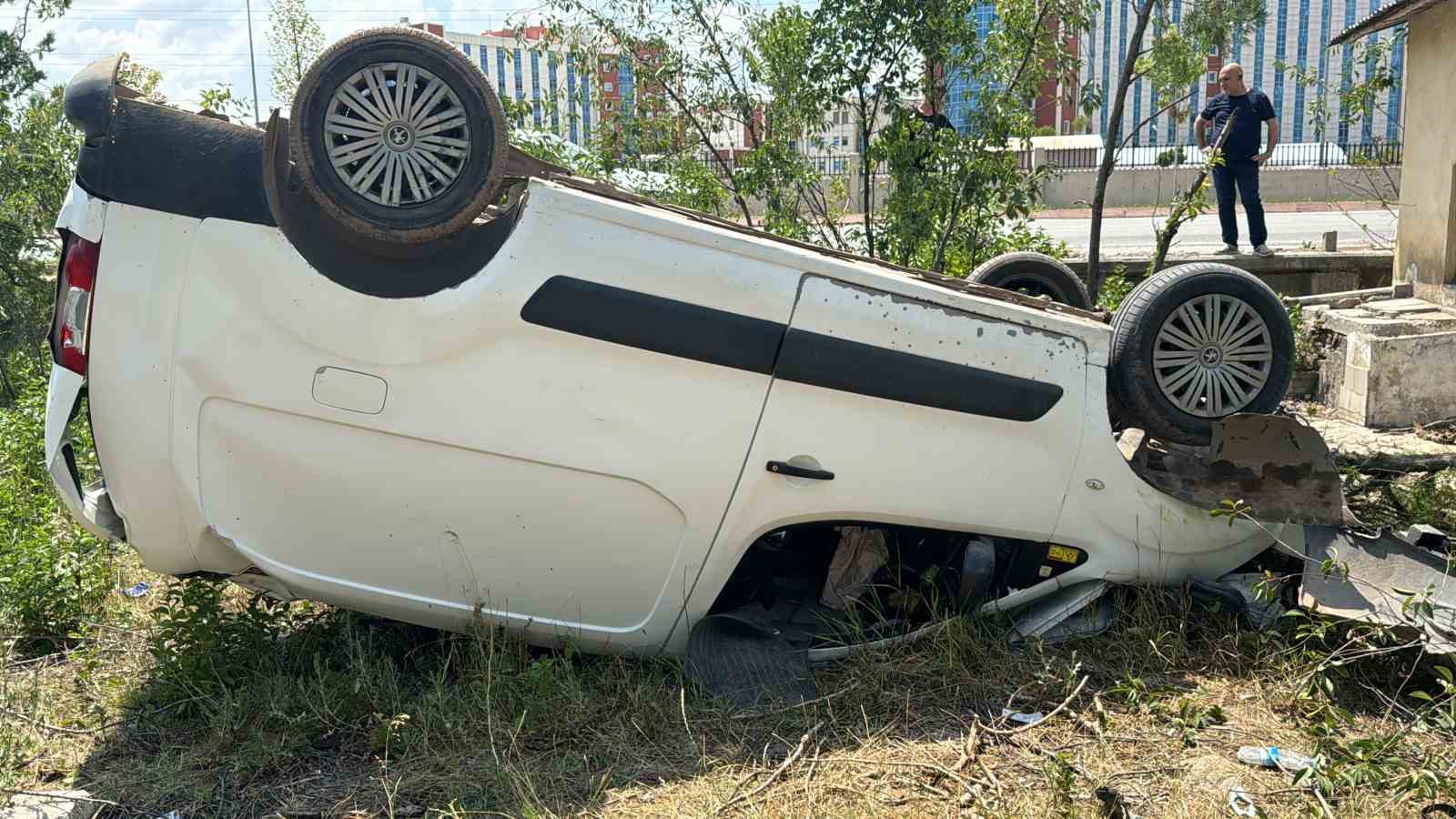 Ölüm virajında takla attı, 1 yaralı
