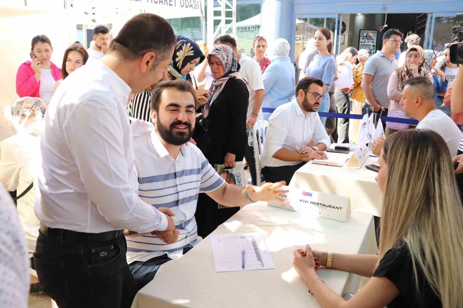 DTO işverenle iş arayanları buluşturdu
