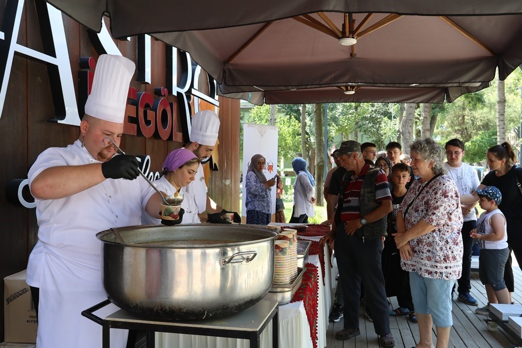 Gastro İnegöl mutfağından aşure ikramı
