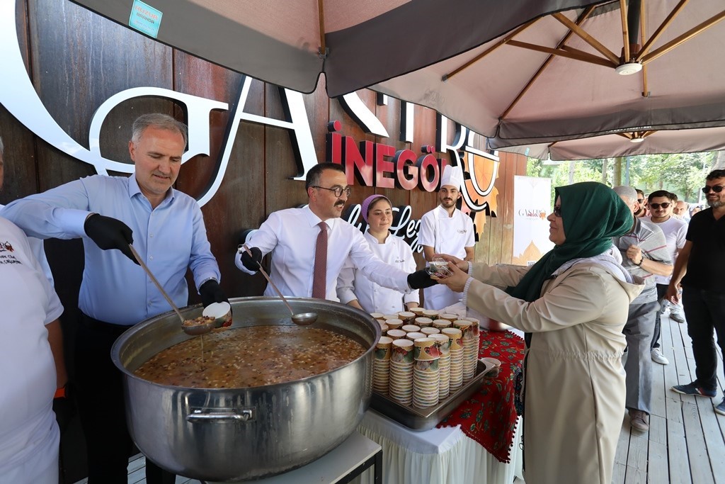 Gastro İnegöl mutfağından aşure ikramı
