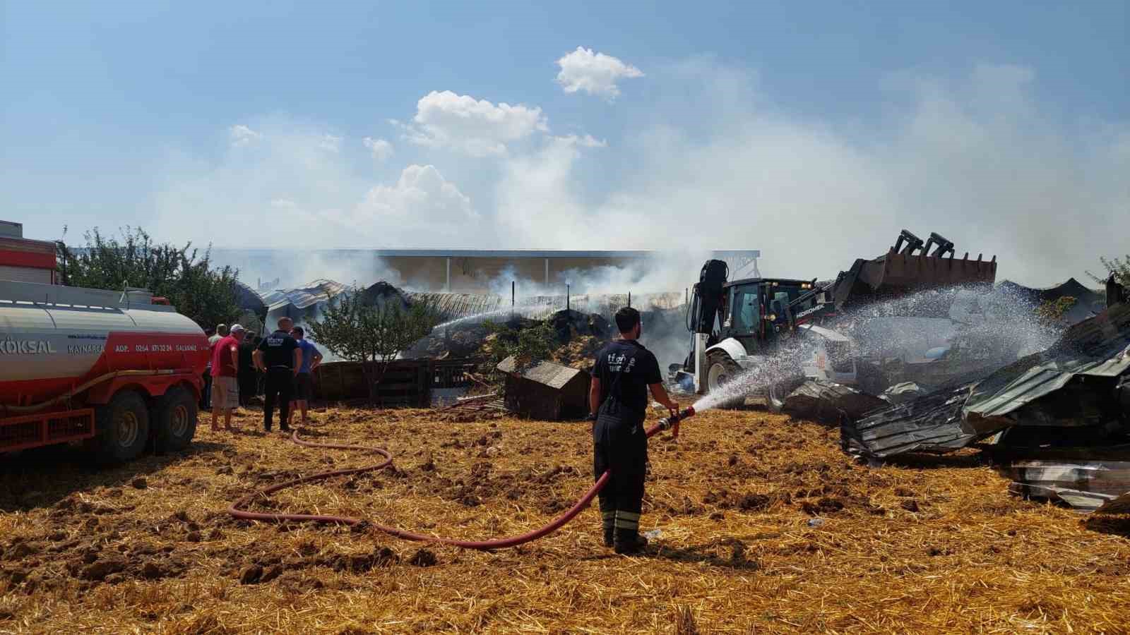 Tekirdağ’da çiftlik yangını: 15 bin balya saman yandı
