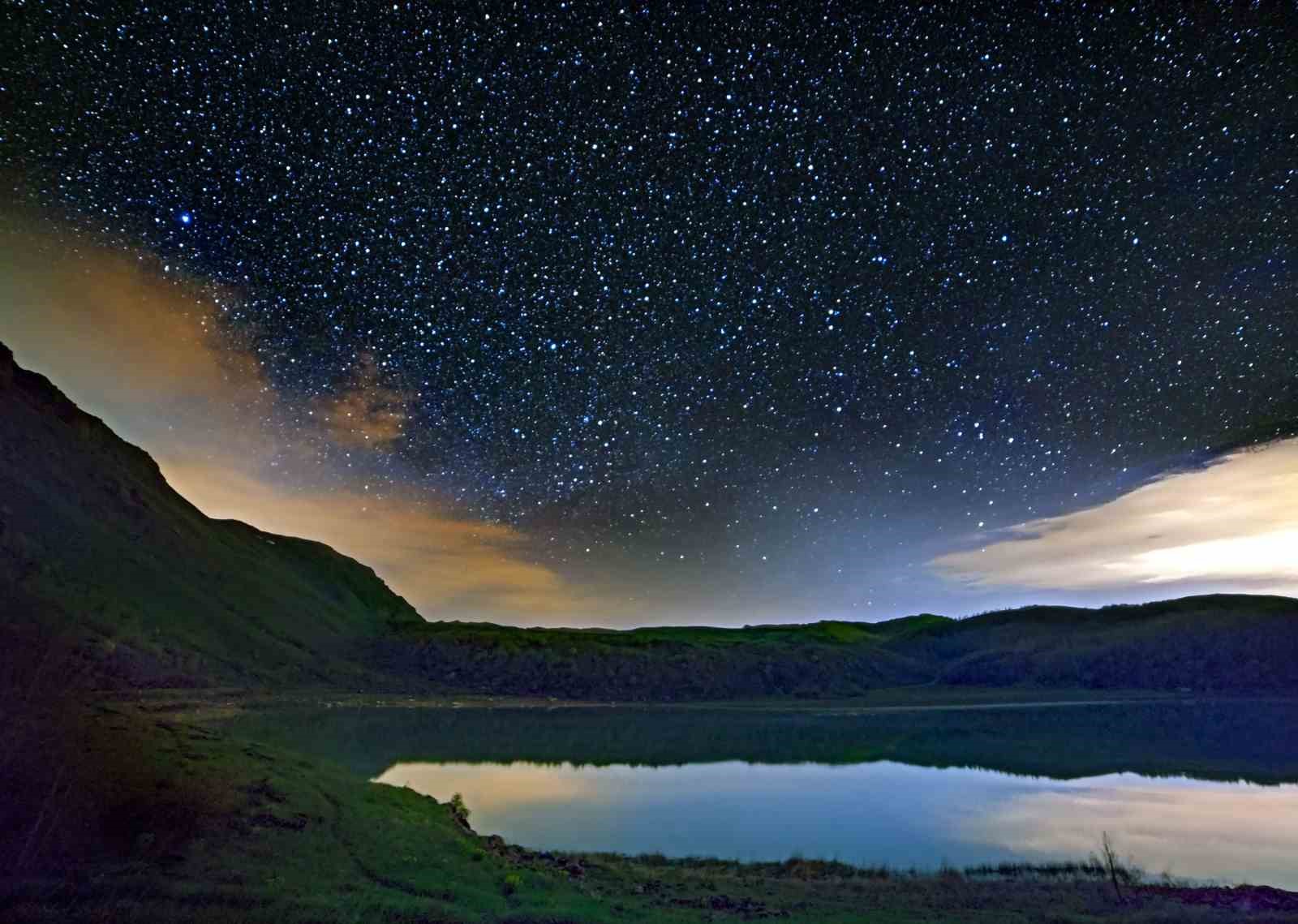 Bitlis’teki kalderanın yıldızlarla buluşması görsel şölen sunuyor
