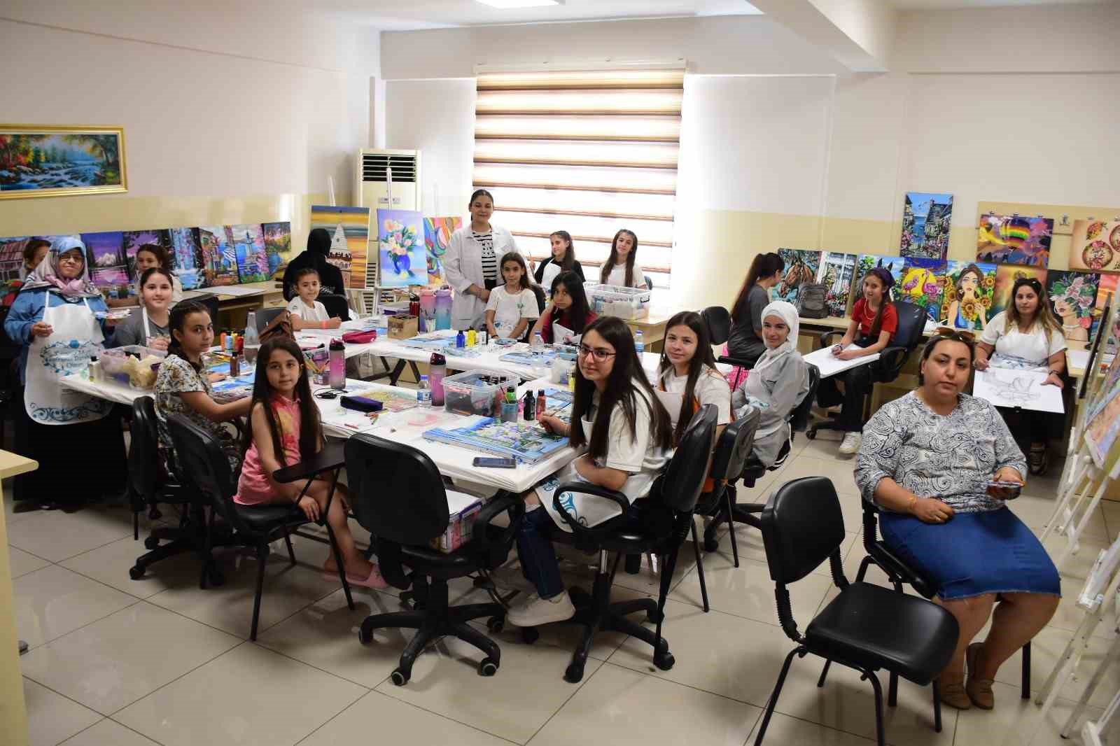 Şahinbeyli kadınlar resim kurslarına akın ediyor
