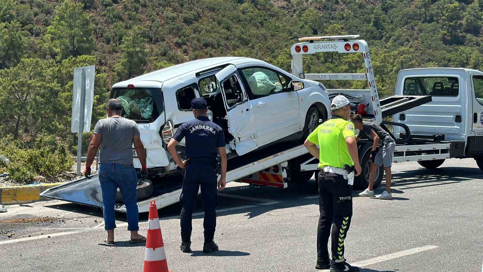 Göcek’te feci kaza; 1 ölü, 10 yaralı
