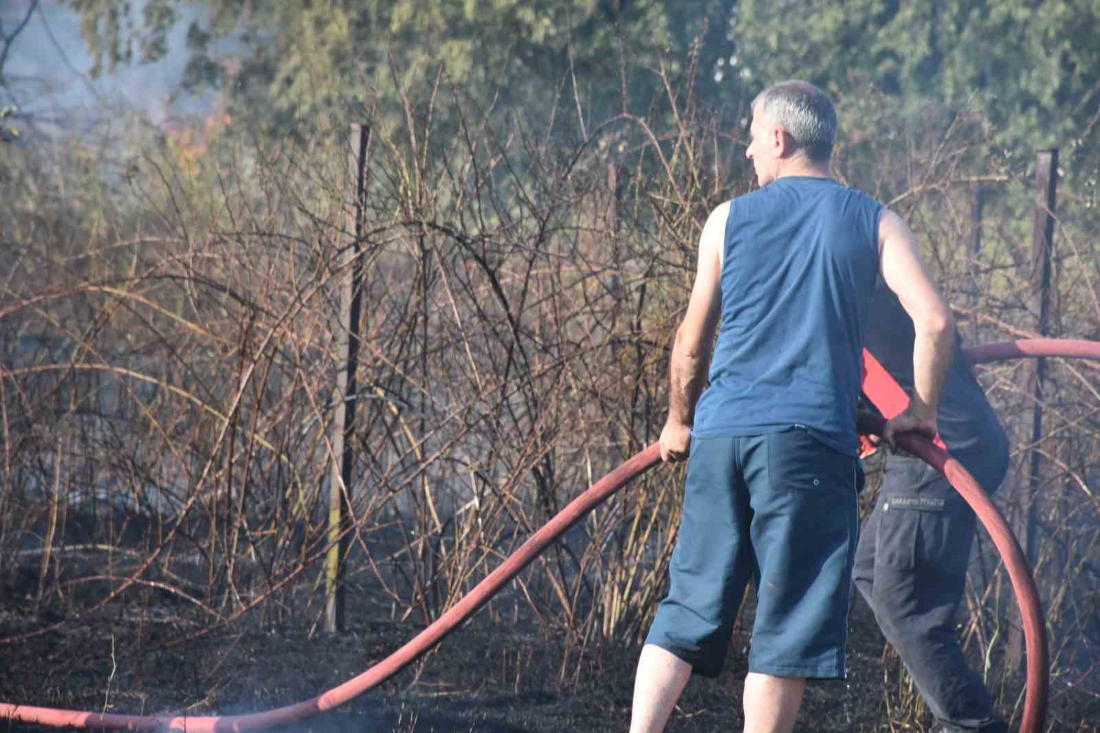 Sakarya’da arazi yangını ekipleri harekete geçirdi
