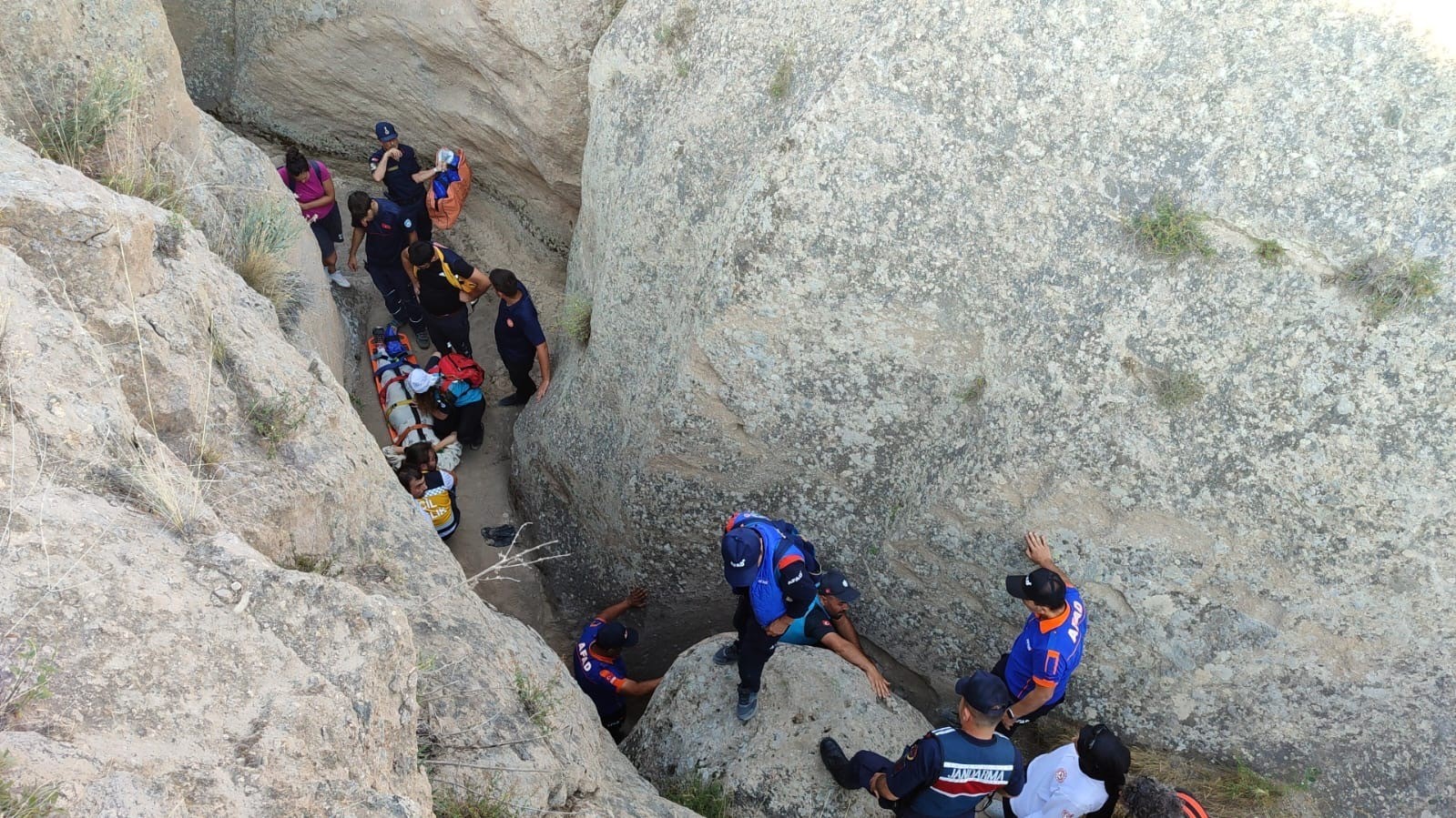 Soğanlı’da yürüyüş yaparken düşerek mahsur kalan turist kurtarıldı
