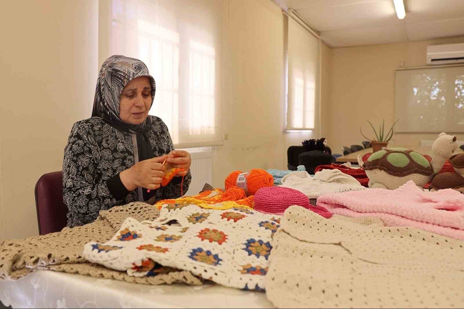 Örgü tutkusuyla hayatı değişti: “Gençken bu fırsatları kaçırdığım için pişmanım”
