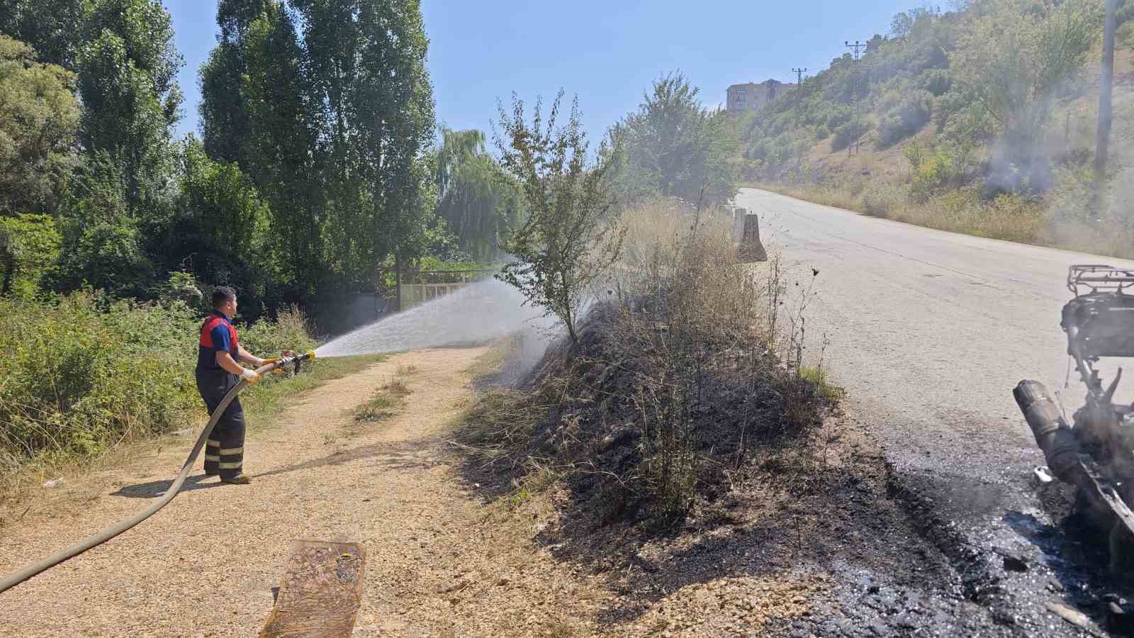 Motosiklet yangını otluk alana sıçradı
