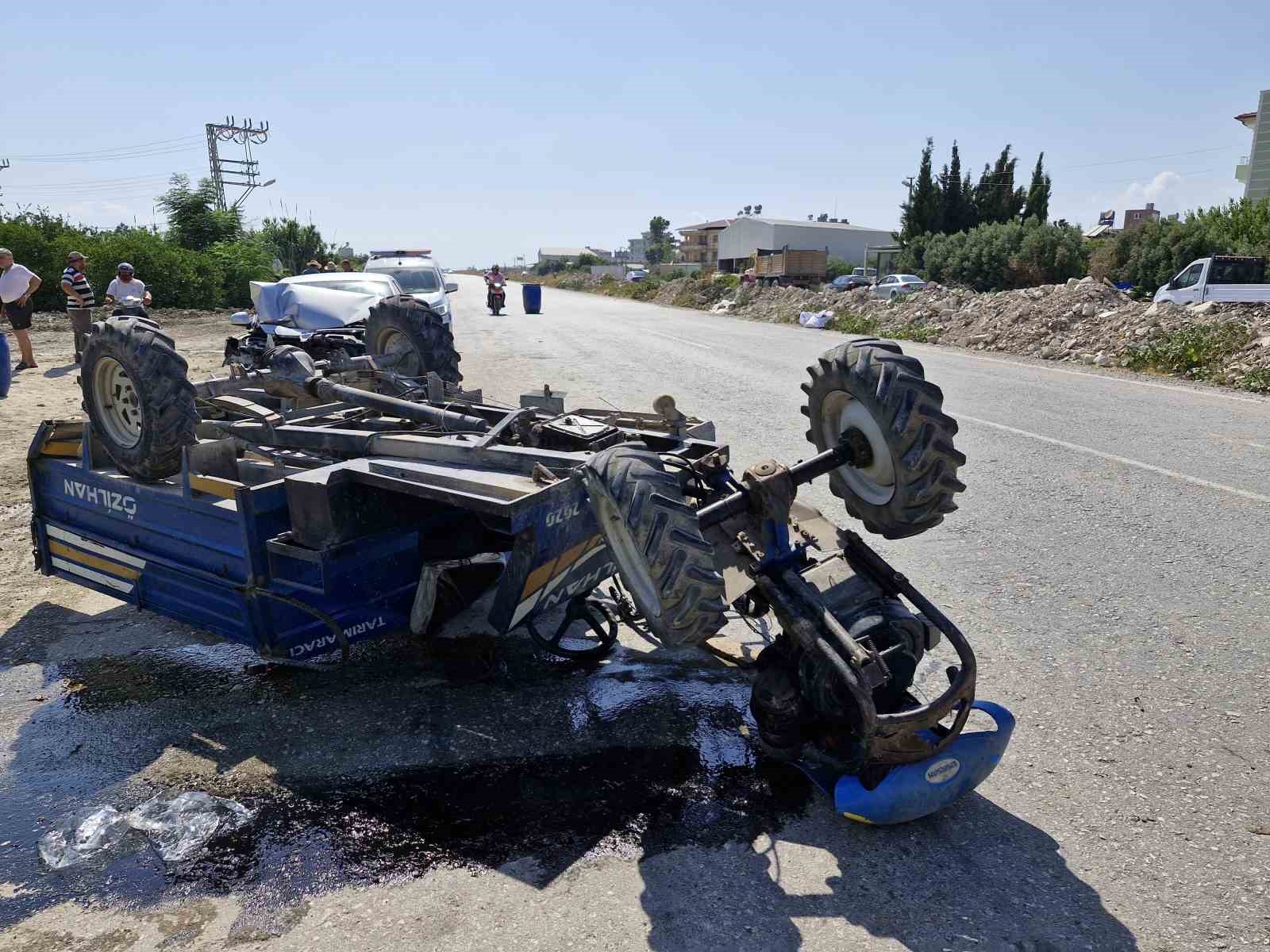 Patpat ile otomobilin çarpıştığı kazada 2 kişinin havaya uçtuğu anlar kamerada
