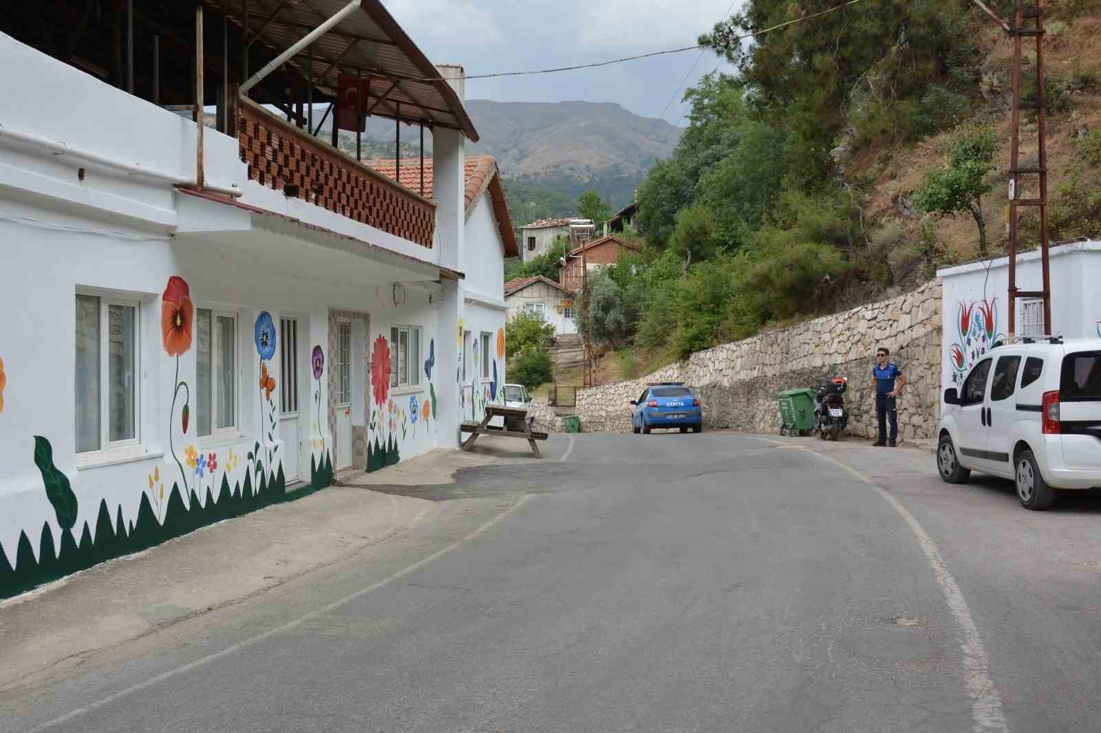 Babadağ sokakları çiçek açtı
