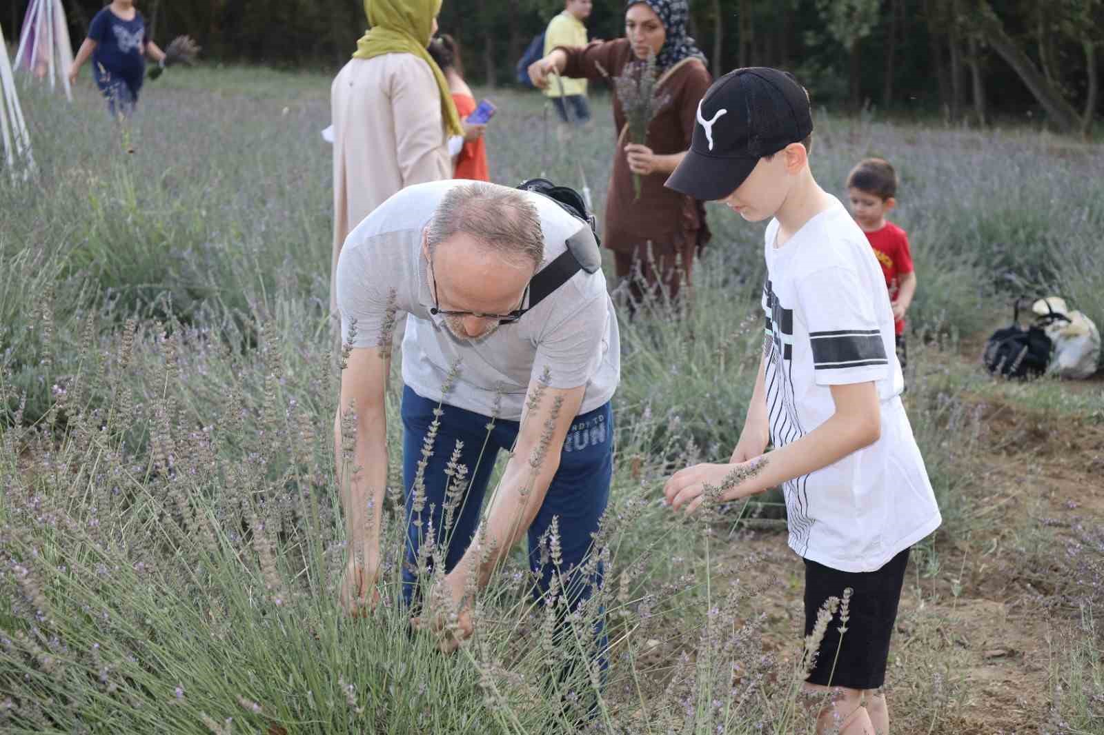 Özel çocuklar ve aileleri İzmit’in lavanta bahçesinde buluştu
