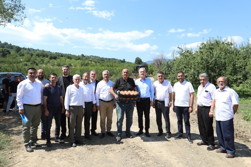 Tarım arazilerine ulaşım ağı güçleniyor
