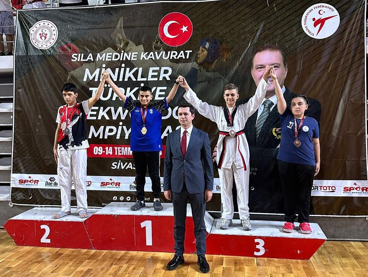 Sultangazi Spor Kulübü Sporcularından büyük başarı: 1 şampiyonada  4 birincilik
