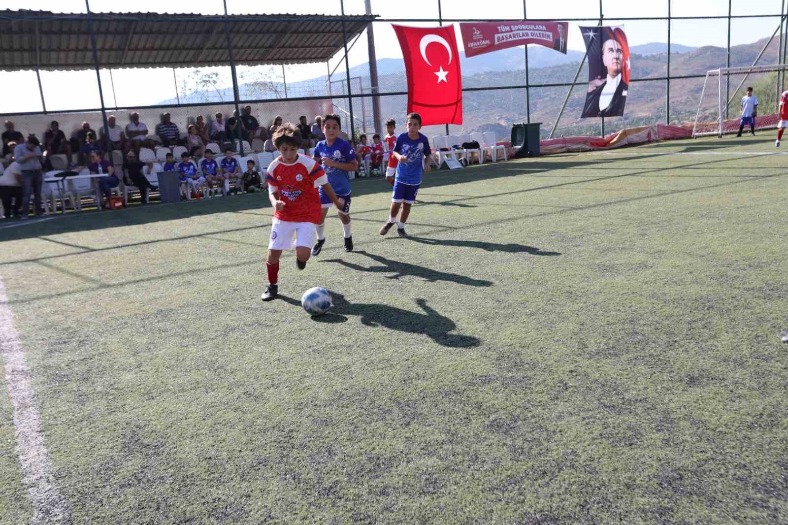 Bayraklı’da U-12 Cup Futbol Turnuvası heyecanı
