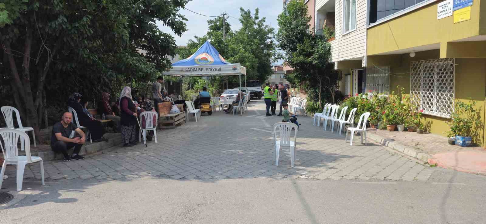 İlkadım Belediyesi taziye hizmetleri cenaze sahiplerinin yanında
