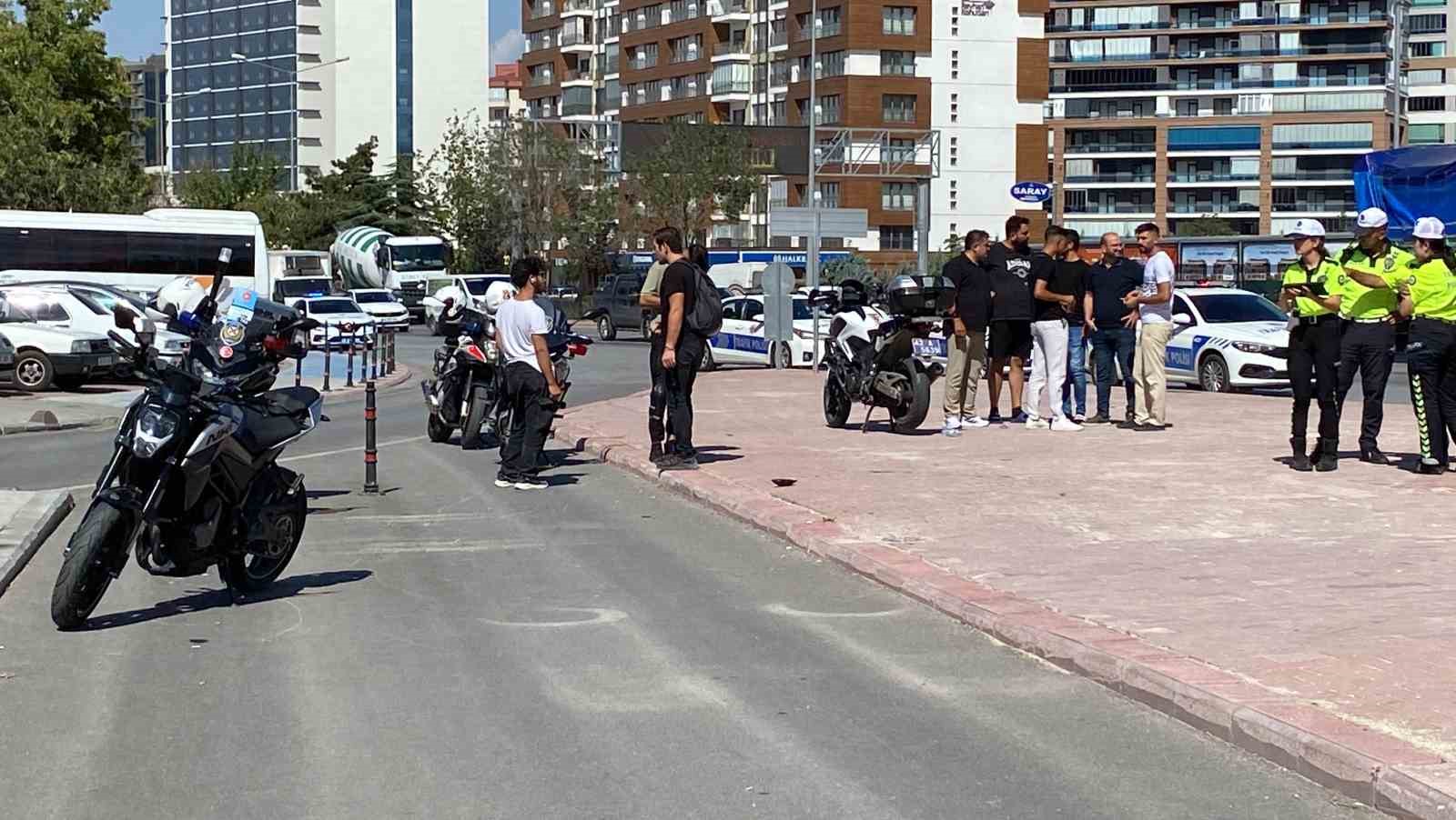 Motosiklet kazasında 1’i polis 2 kişi yaralandı
