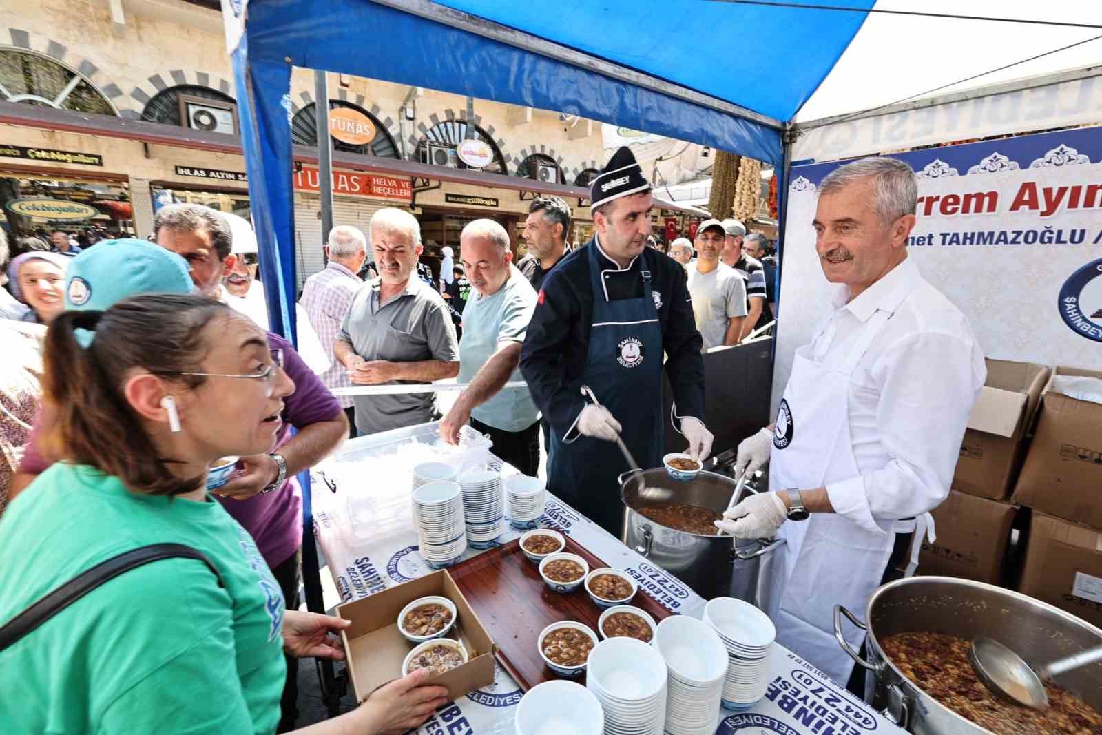 Şahinbey Belediyesi aşure geleneğini sürdürüyor
