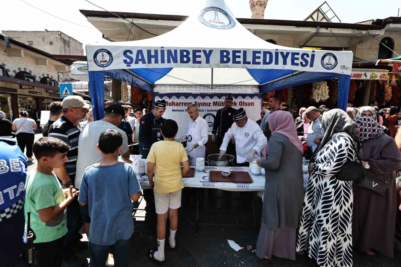 Şahinbey Belediyesi aşure geleneğini sürdürüyor
