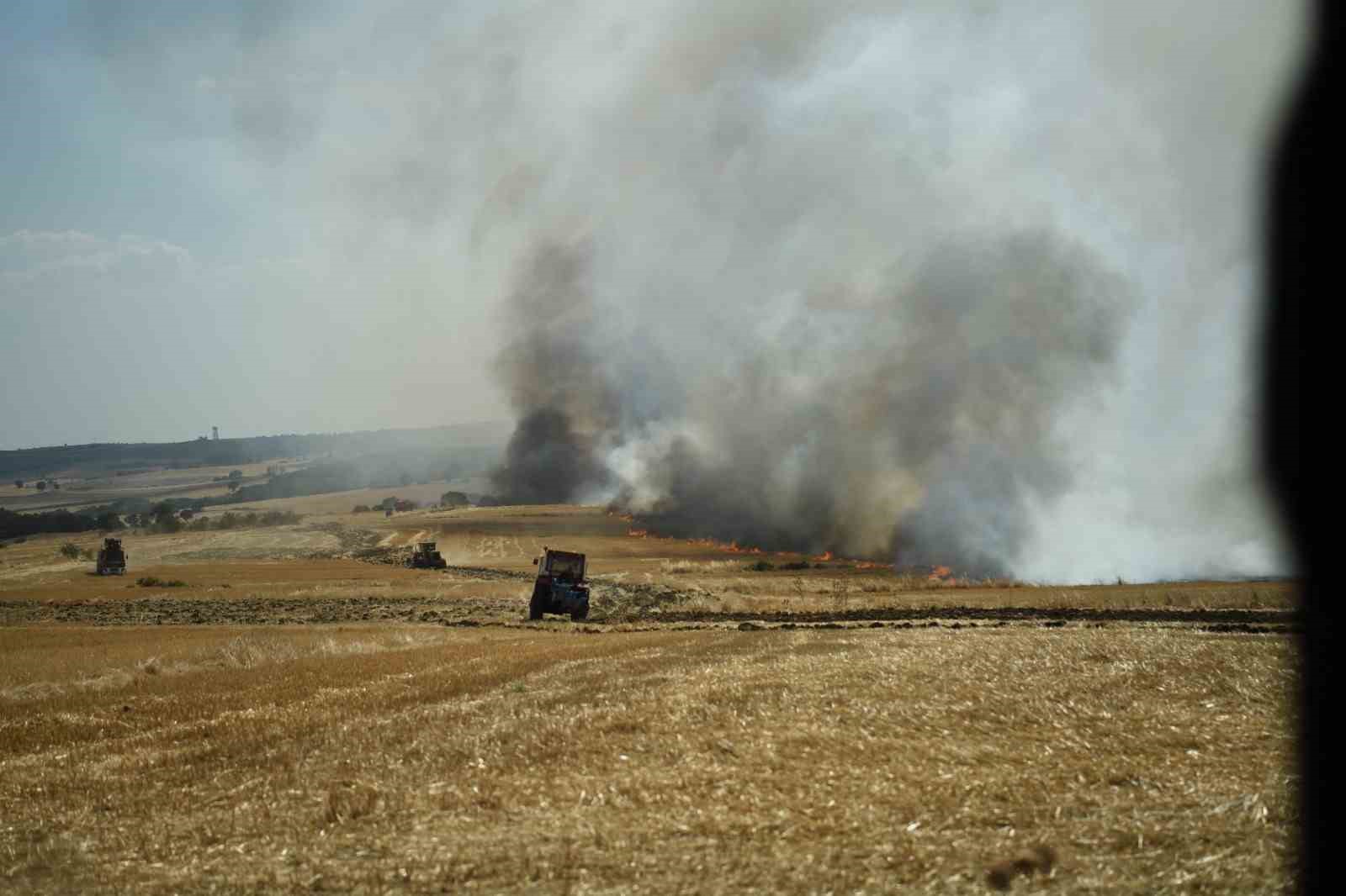 Keşan’da çıkan anız yangını büyüyor
