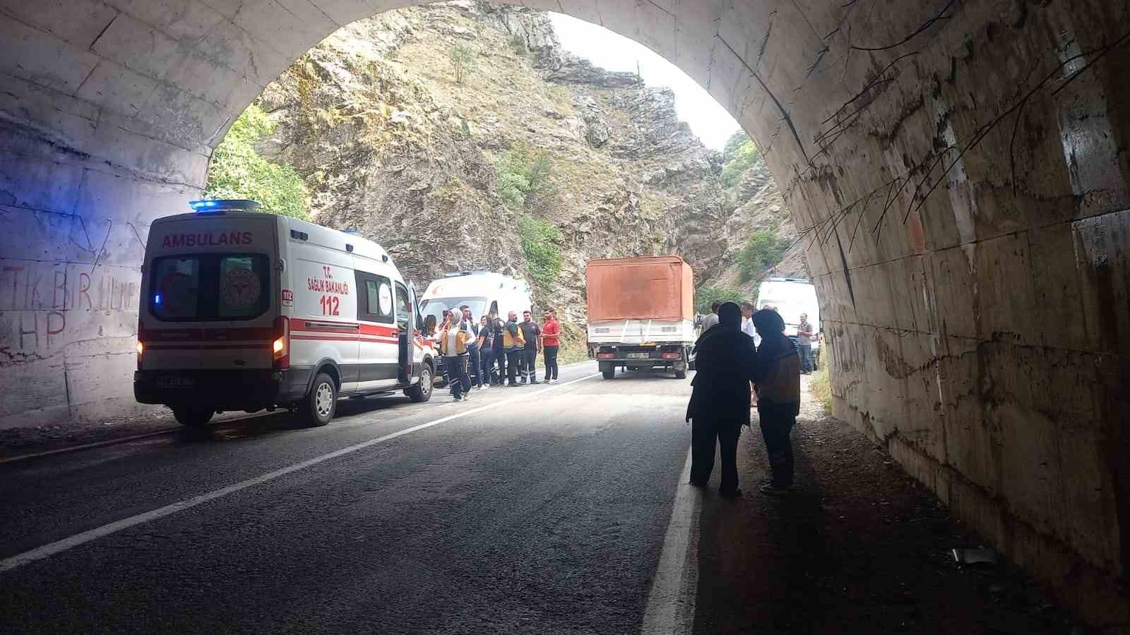 Tunceli’de tünelde kaza: 8 yaralı
