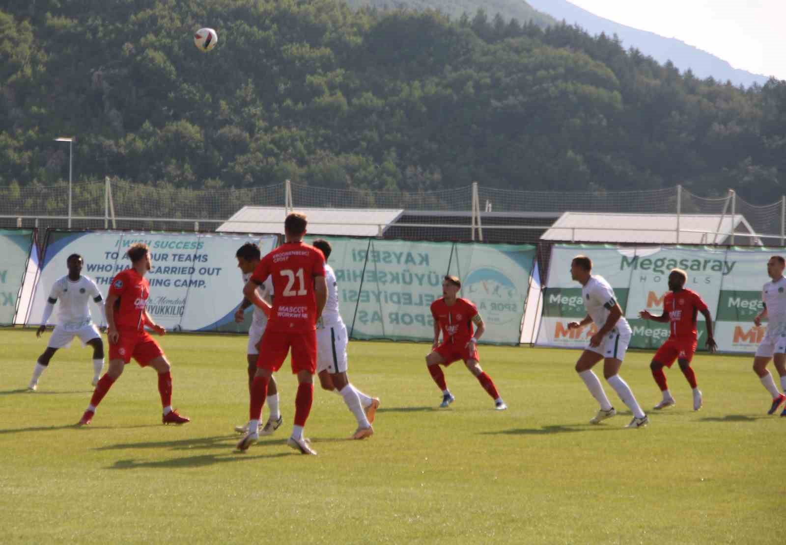 Konyaspor hazırlık maçında Almere City’yi mağlup etti
