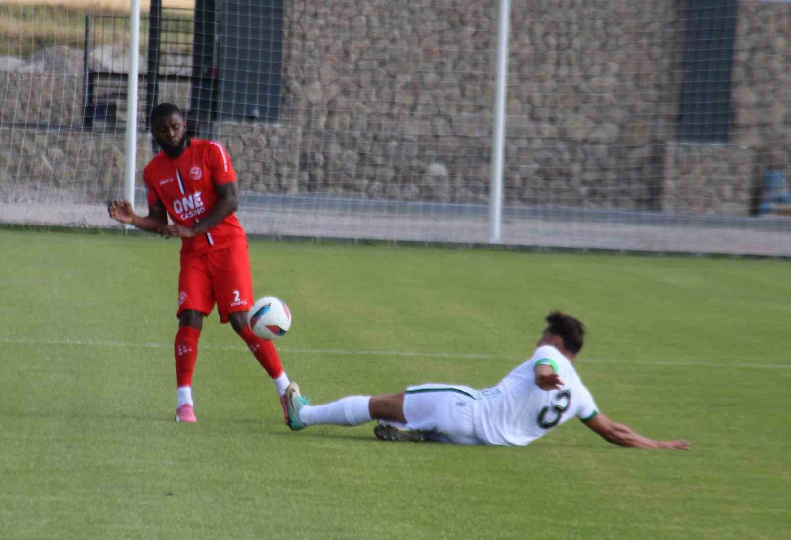 Konyaspor hazırlık maçında Almere City’yi mağlup etti
