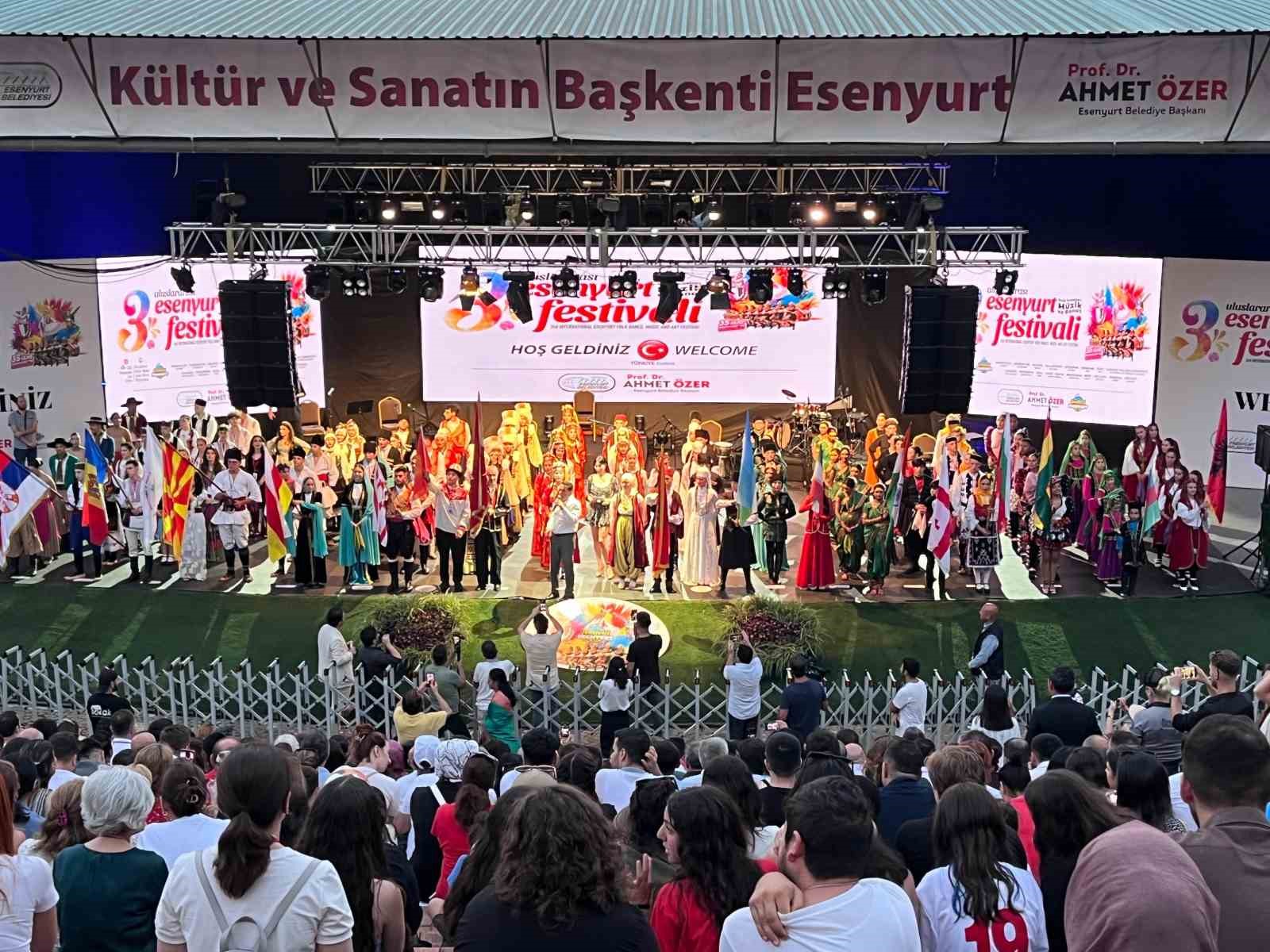 3. Uluslararası Esenyurt Halk Dansları, Müzik ve Sanat Festivali başladı
