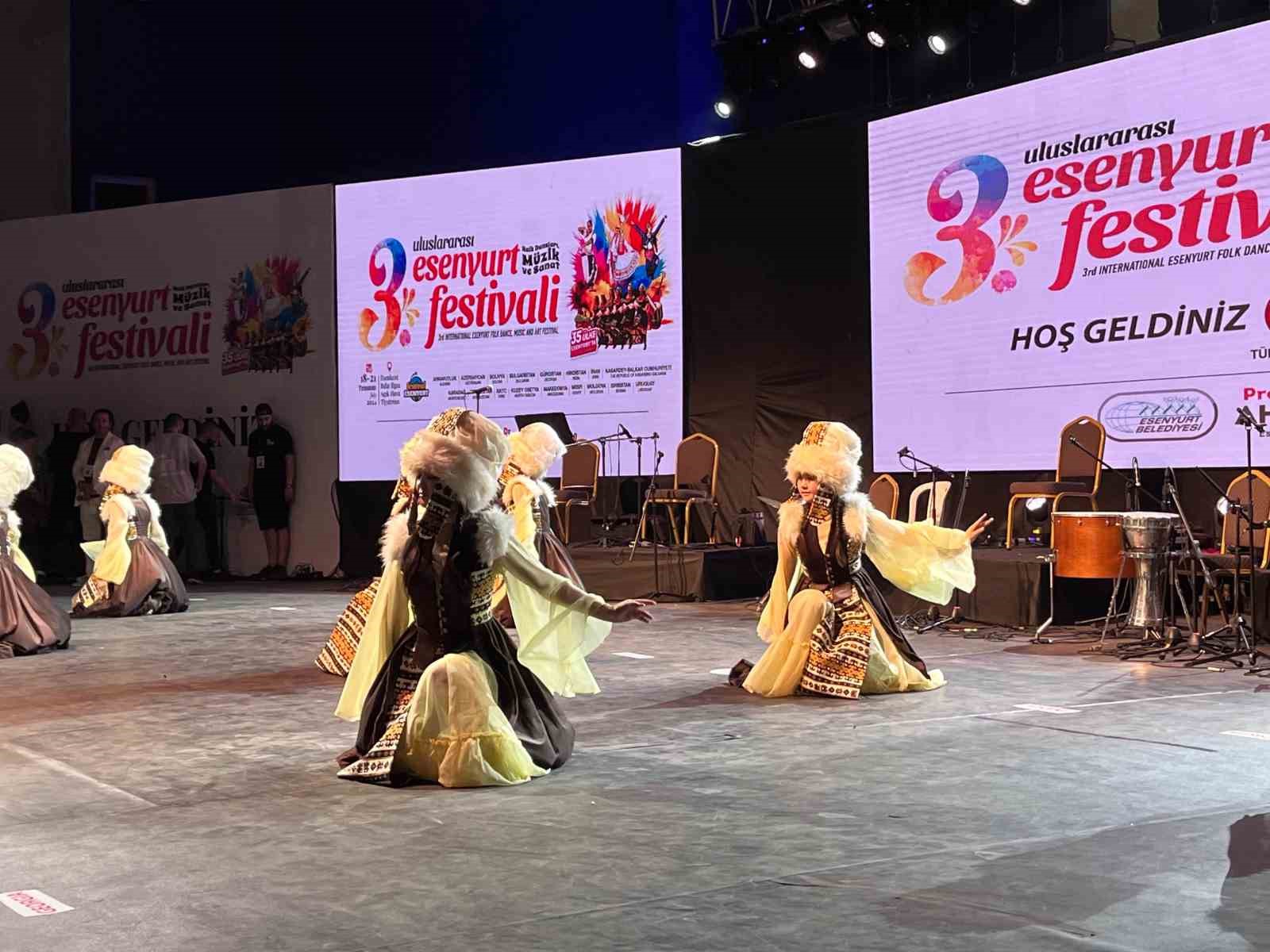 3. Uluslararası Esenyurt Halk Dansları, Müzik ve Sanat Festivali başladı
