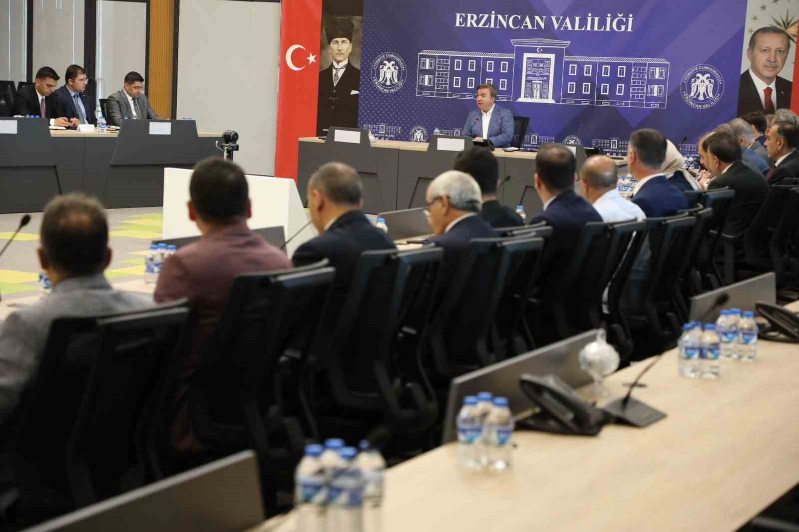 Erzincan’da kurum müdürleriyle toplantı yapıldı
