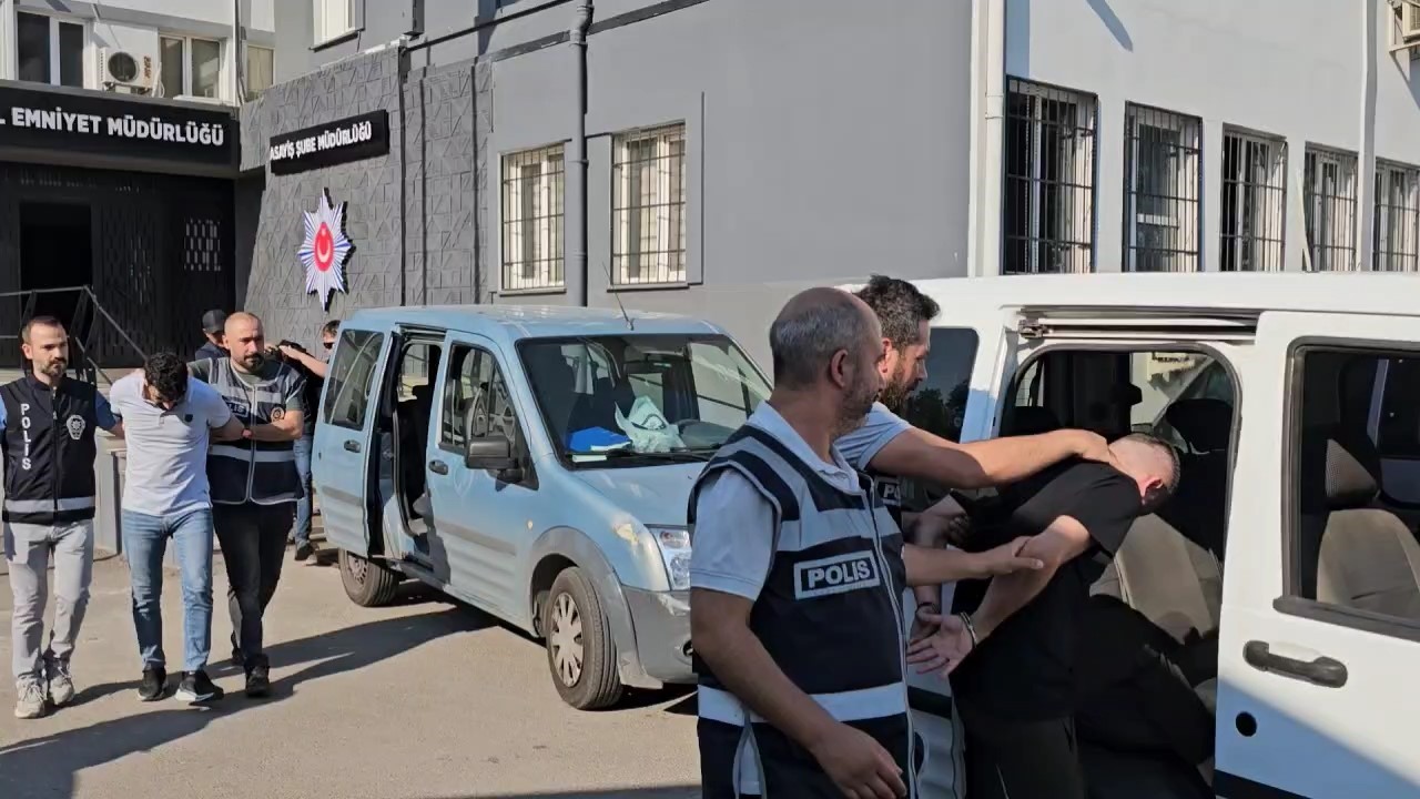 Bursa’da fuhuş operasyonu : 3 şüpheli yakalandı, 7 mağdur kadın kurtarıldı
