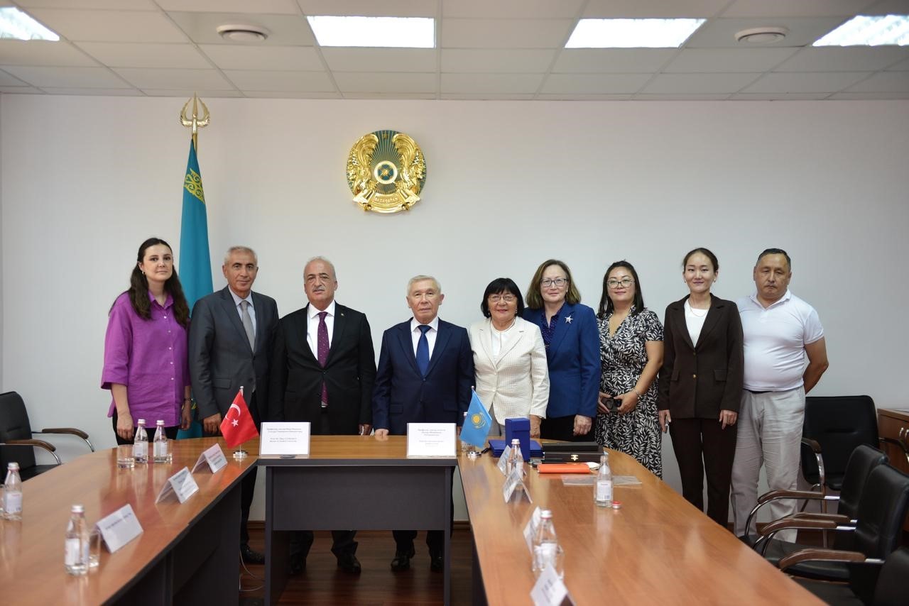 Rektör Çomaklı, Kazakistan temaslarını tamamladı
